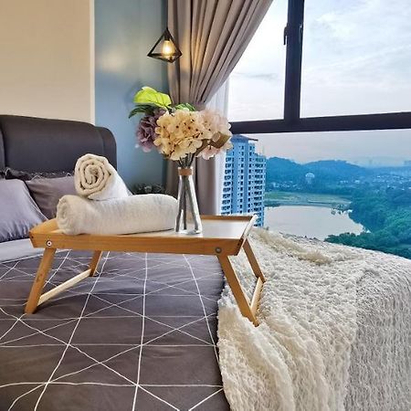 Astetica Pool & Lake View High Floor 100Mbps Wifi Netflix Seri Kembangan Bagian luar foto