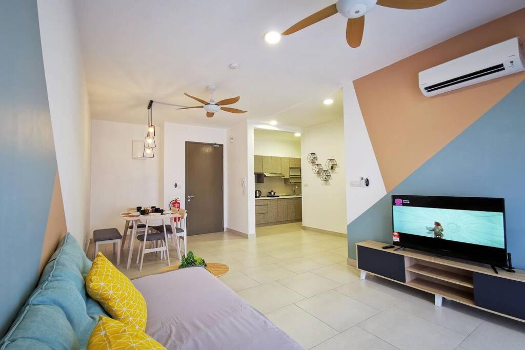 Astetica Pool & Lake View High Floor 100Mbps Wifi Netflix Seri Kembangan Bagian luar foto