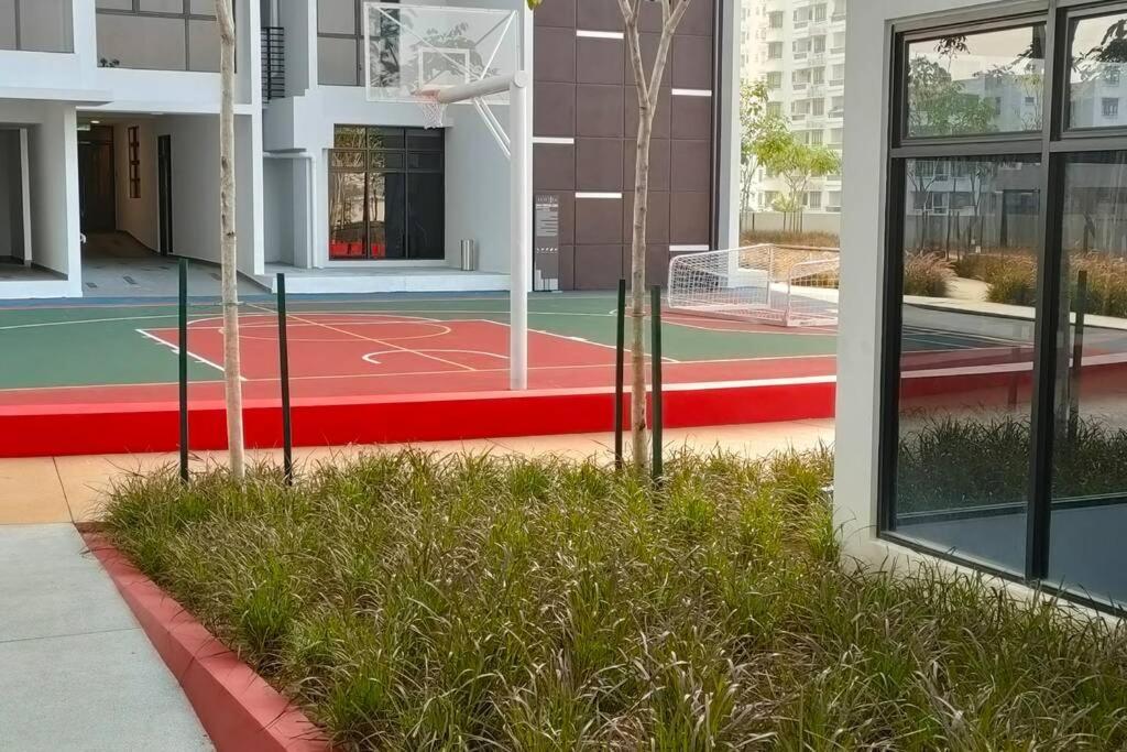Astetica Pool & Lake View High Floor 100Mbps Wifi Netflix Seri Kembangan Bagian luar foto
