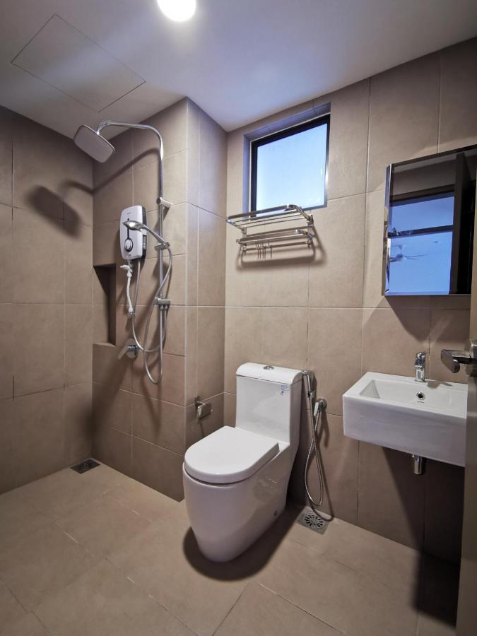 Astetica Pool & Lake View High Floor 100Mbps Wifi Netflix Seri Kembangan Bagian luar foto