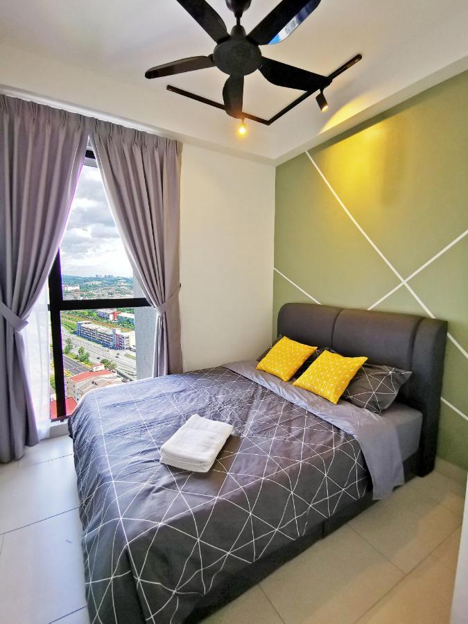 Astetica Pool & Lake View High Floor 100Mbps Wifi Netflix Seri Kembangan Bagian luar foto