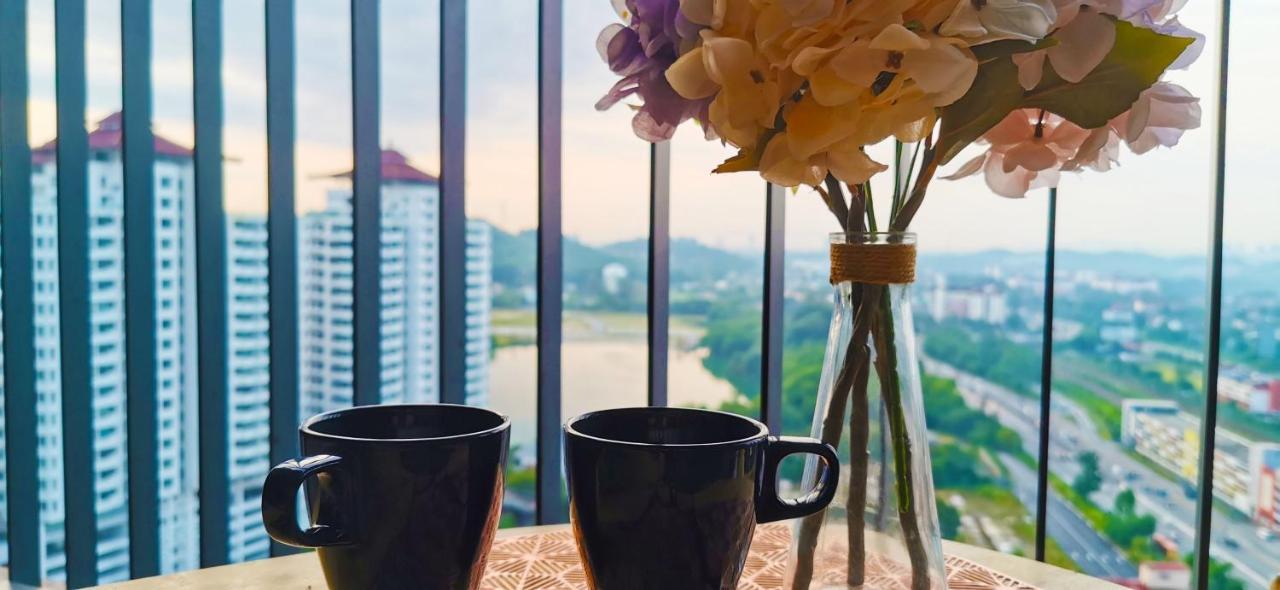 Astetica Pool & Lake View High Floor 100Mbps Wifi Netflix Seri Kembangan Bagian luar foto