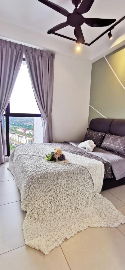 Astetica Pool & Lake View High Floor 100Mbps Wifi Netflix Seri Kembangan Bagian luar foto